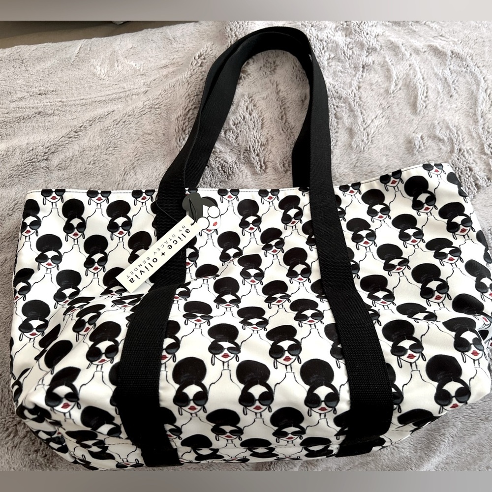 NWT Alice & Olivia black & white tote bag w/ A&O stylish print